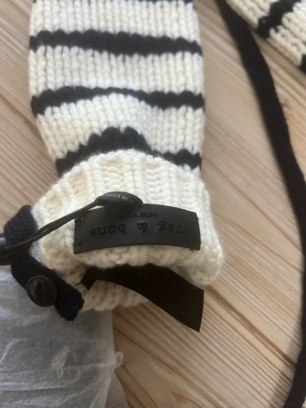 Rag & Bone Sam Mittens NWT Ivory Navy Striped Lambswool Mittens